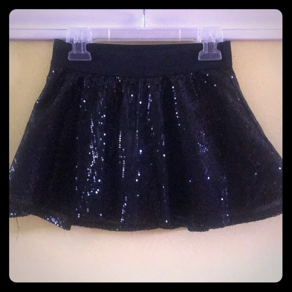 Polyester girls size 8 shimmer skirt